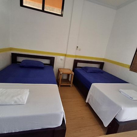 Dharma Homestay Падангбай Екстериор снимка