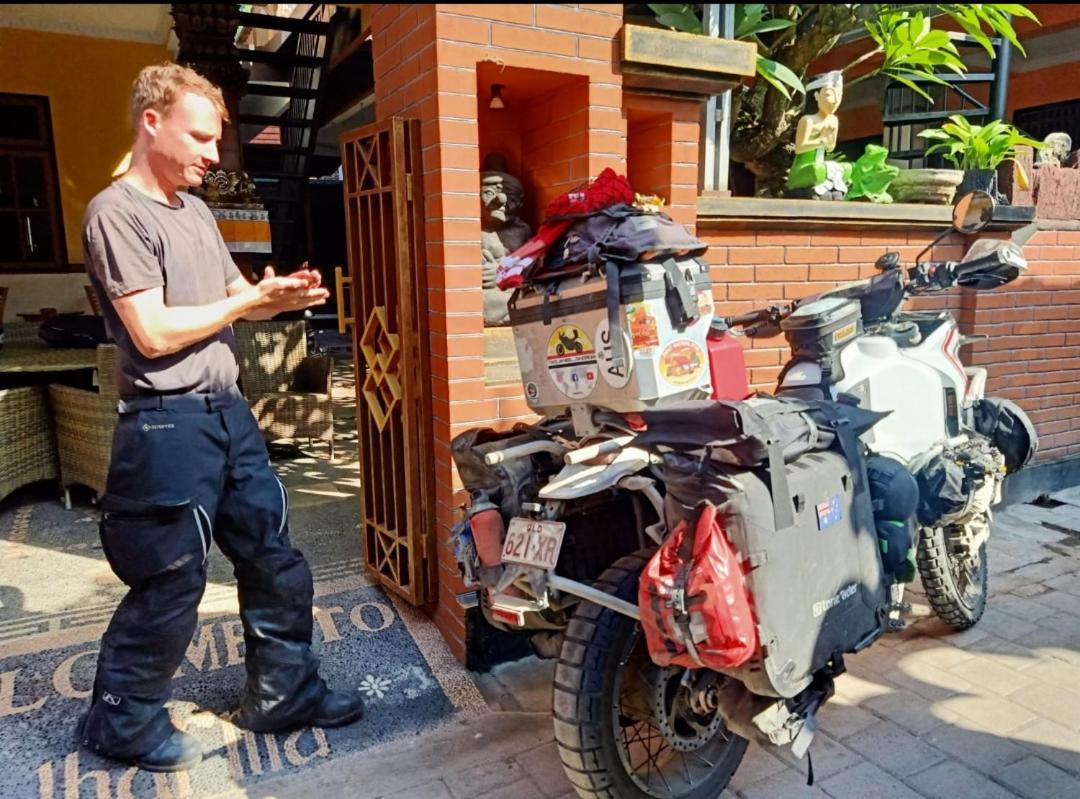 Dharma Homestay Падангбай Екстериор снимка