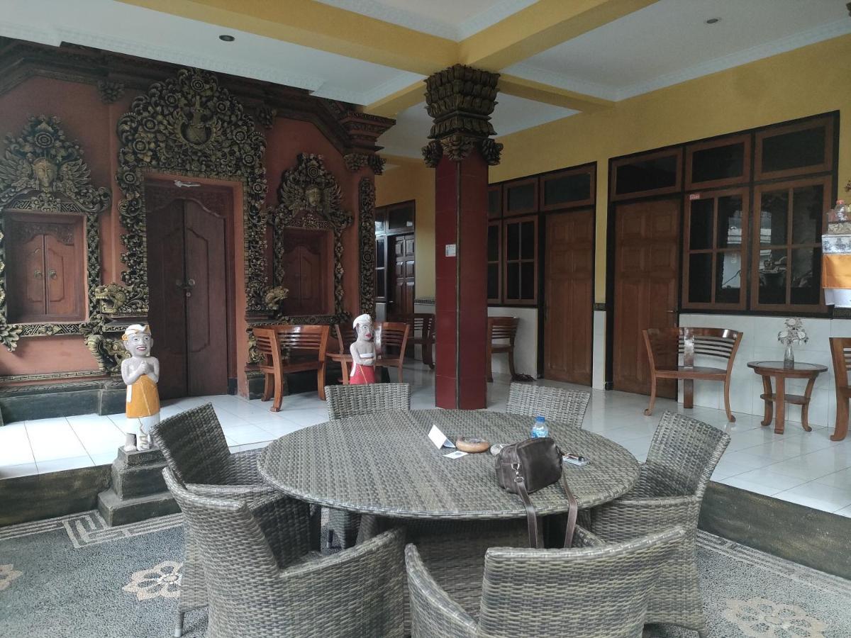 Dharma Homestay Падангбай Екстериор снимка
