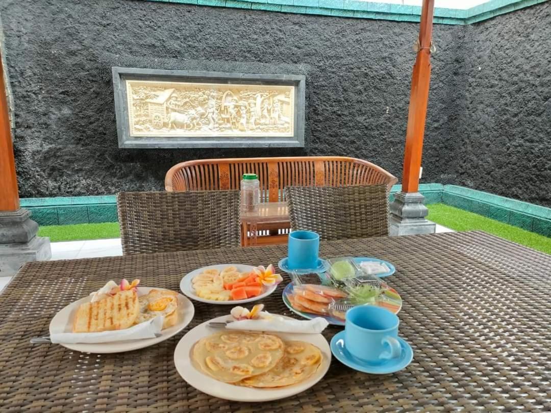 Dharma Homestay Падангбай Екстериор снимка