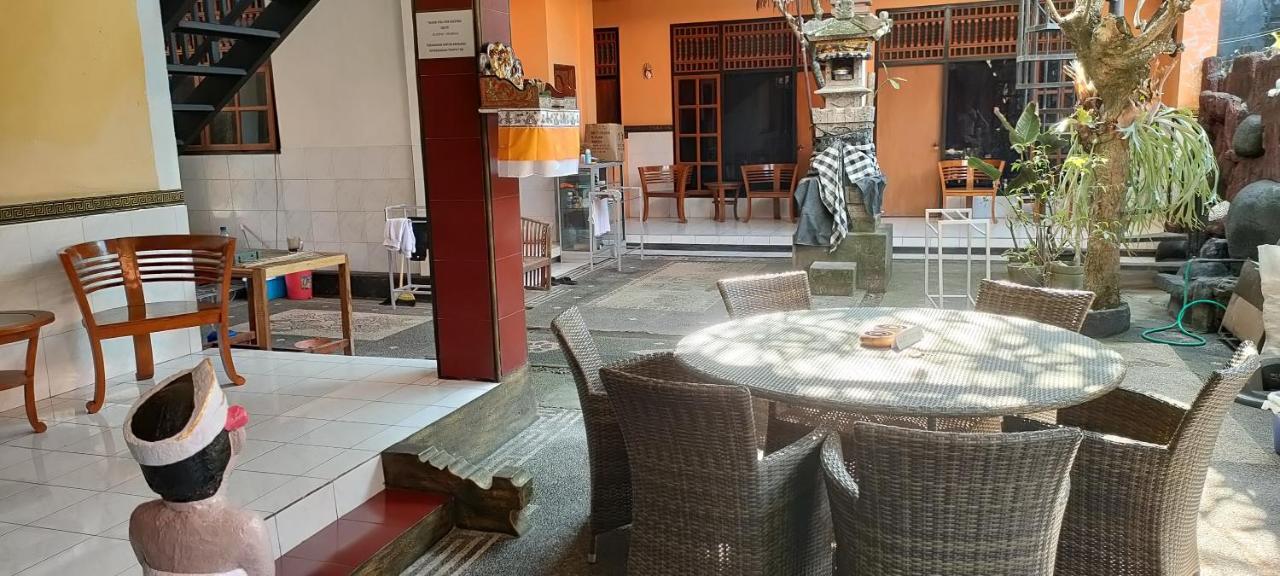 Dharma Homestay Падангбай Екстериор снимка