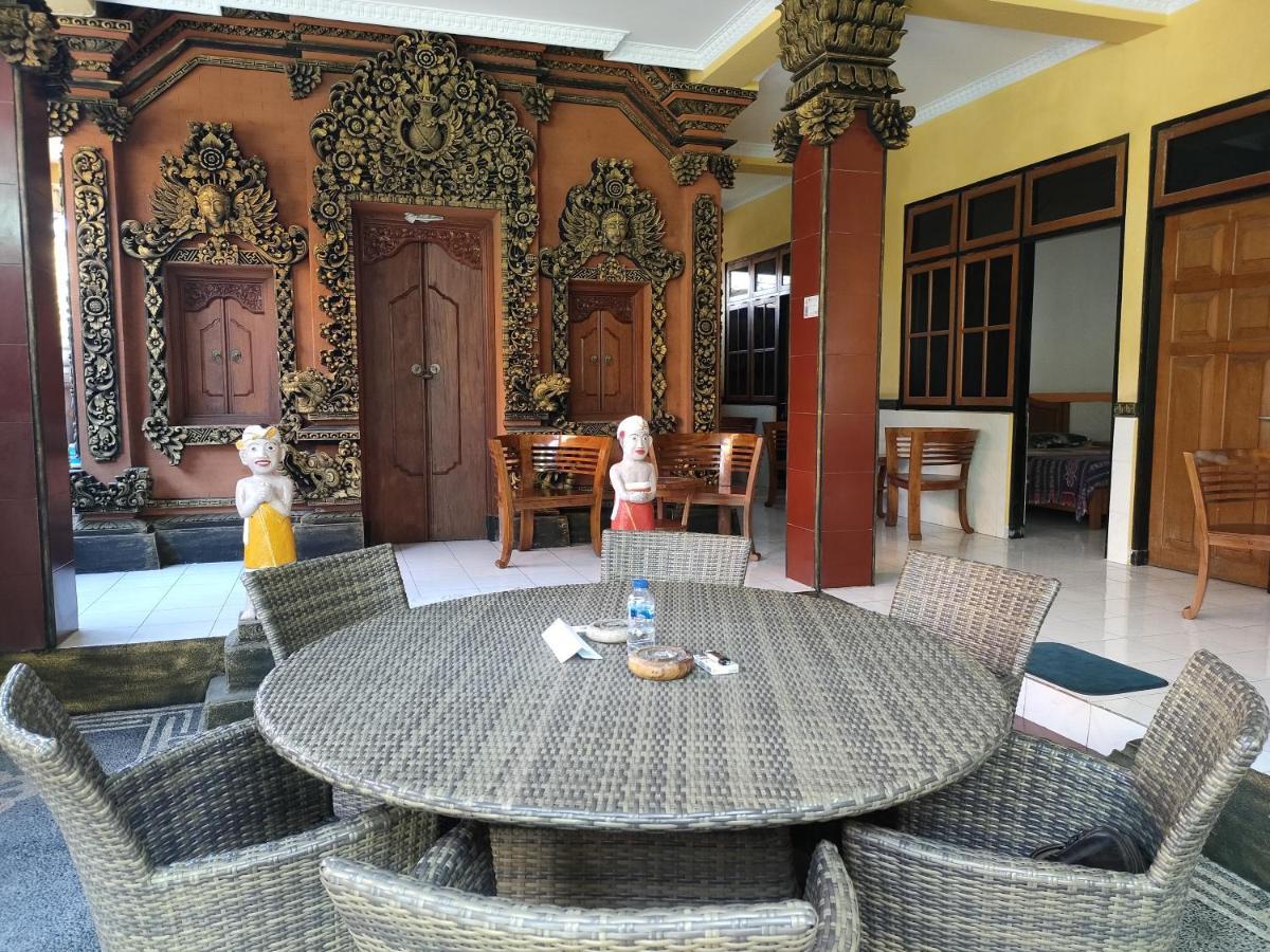 Dharma Homestay Падангбай Екстериор снимка