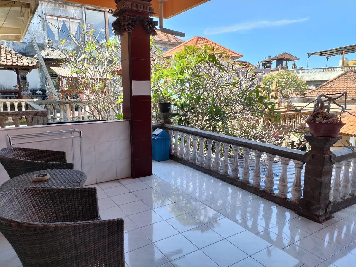 Dharma Homestay Падангбай Екстериор снимка