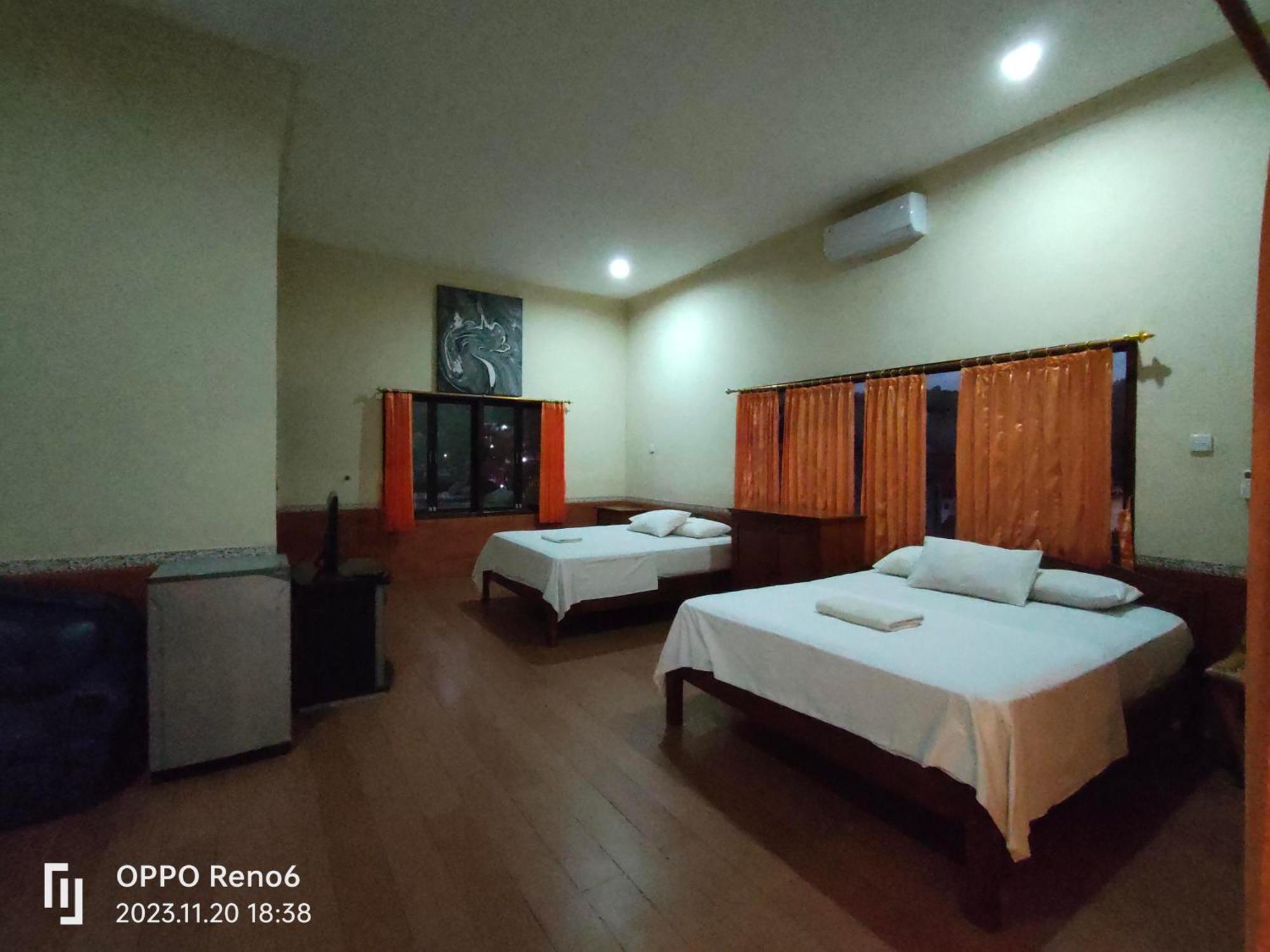 Dharma Homestay Падангбай Екстериор снимка
