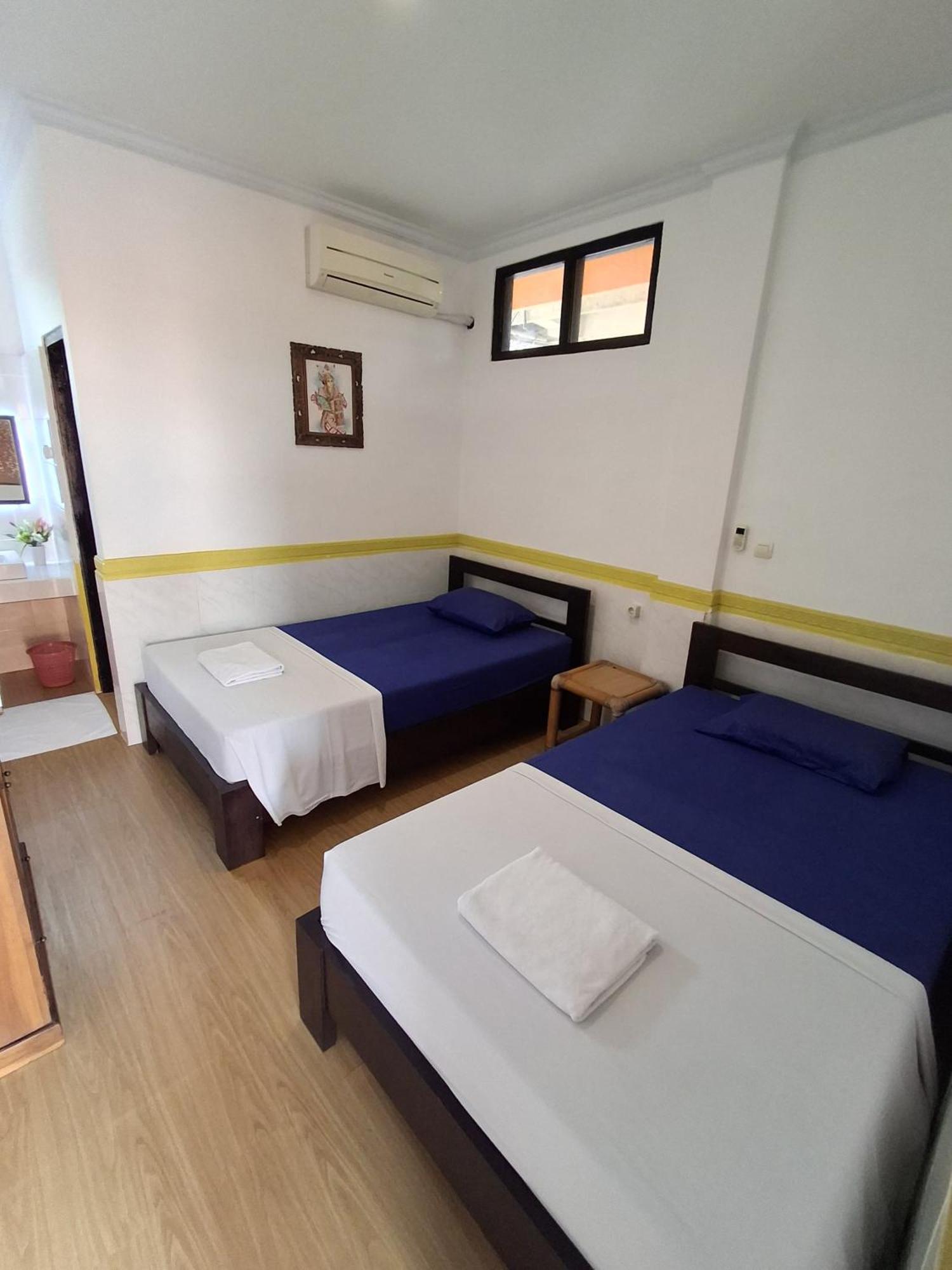Dharma Homestay Падангбай Екстериор снимка